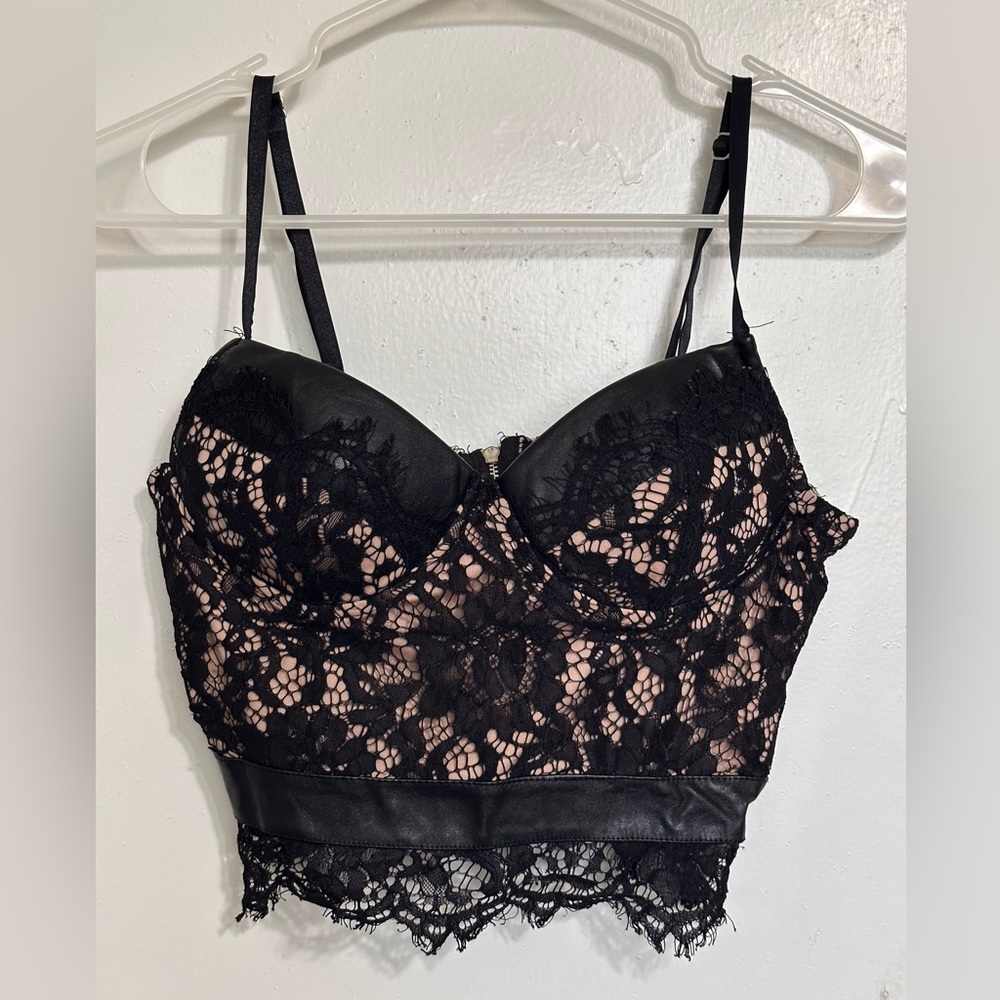 Cropped black top